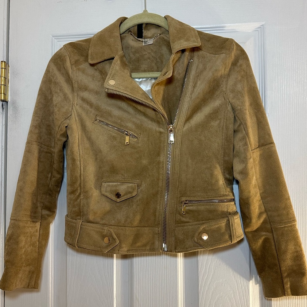 Gold zip camel suede jacket ✨